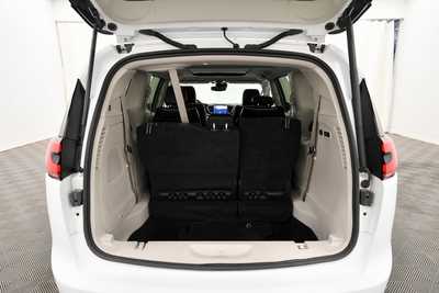 2022 Chrysler Pacifica, $24479. Photo 7