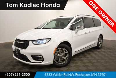 2022 Chrysler Pacifica, $24479. Photo 1