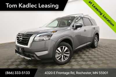 2023 Nissan Pathfinder, $33279. Photo 1