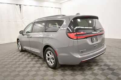 2022 Chrysler Pacifica, $21479. Photo 5