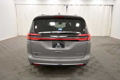 2022 Chrysler Pacifica, $21479. Photo 6