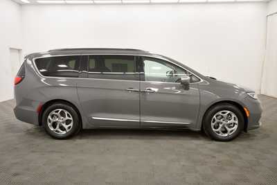 2022 Chrysler Pacifica, $21479. Photo 9