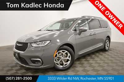 2022 Chrysler Pacifica, $21479. Photo 1