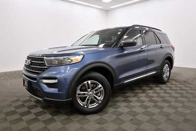 2020 Ford Explorer, $23279. Photo 2