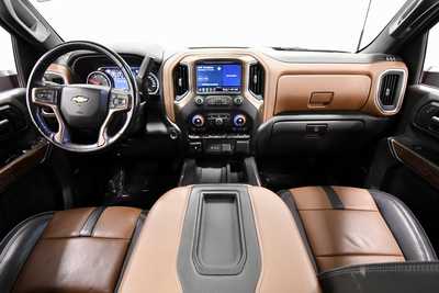 2022 Chevrolet 2500 Crew Cab, $55679. Photo 3