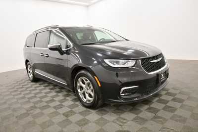 2023 Chrysler Pacifica, $28649. Photo 10