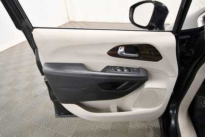 2023 Chrysler Pacifica, $28649. Photo 12