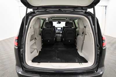 2023 Chrysler Pacifica, $28649. Photo 7