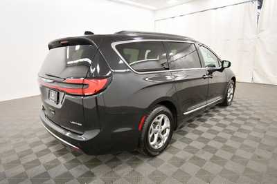 2023 Chrysler Pacifica, $28649. Photo 8