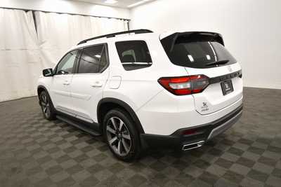 2023 Honda Pilot, $43703. Photo 5