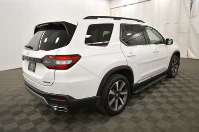 2023 Honda Pilot, $43703. Photo 8