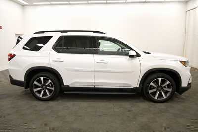 2023 Honda Pilot, $43703. Photo 9