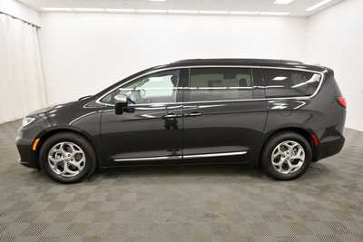 2023 Chrysler Pacifica, $29497. Photo 4