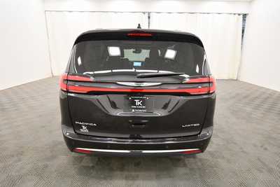2023 Chrysler Pacifica, $29497. Photo 6