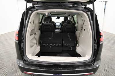 2023 Chrysler Pacifica, $29497. Photo 7