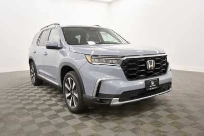 2025 Honda Pilot, $51505. Photo 9