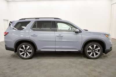 2025 Honda Pilot, $54985. Photo 8