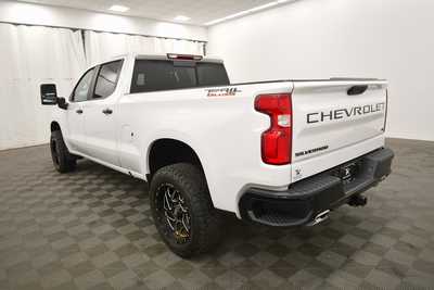 2022 Chevrolet 1500 Crew Cab, $48979. Photo 5
