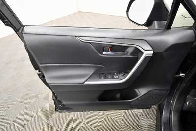 2019 Toyota RAV4, $24989. Photo 10