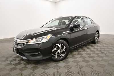 2017 Honda Accord, $14749. Photo 2