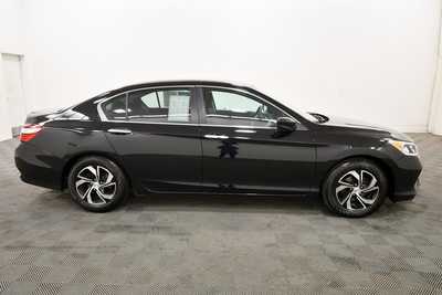 2017 Honda Accord, $14749. Photo 8