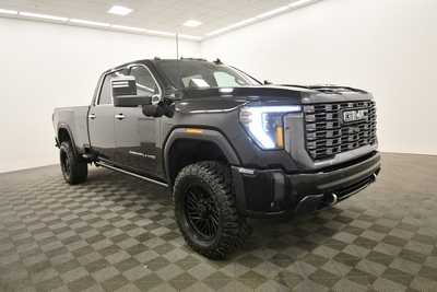 2024 GMC 2500 Crew Cab, $78979. Photo 10