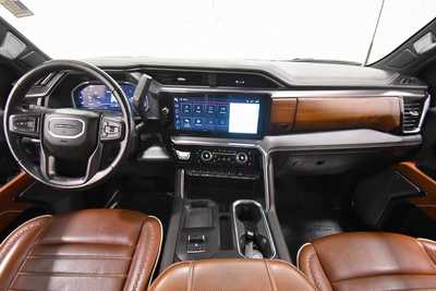 2024 GMC 2500 Crew Cab, $78979. Photo 3