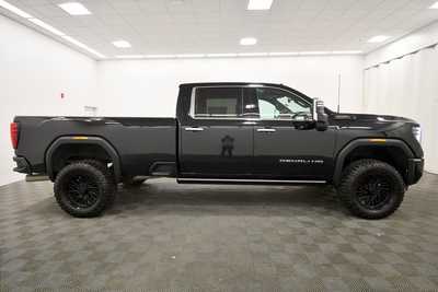 2024 GMC 2500 Crew Cab, $78979. Photo 9