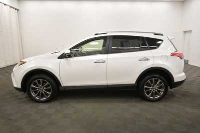 2018 Toyota RAV4, $25579. Photo 4
