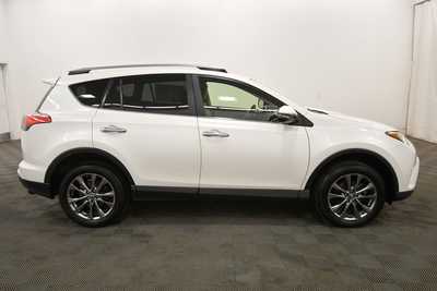 2018 Toyota RAV4, $25579. Photo 9