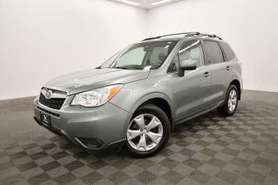 2014 Subaru Forester, $13679. Photo 2