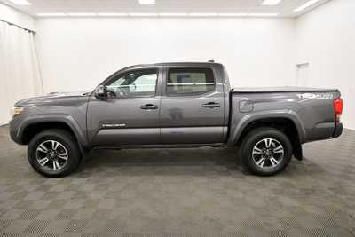 2017 Toyota Tacoma, $26057. Photo 4