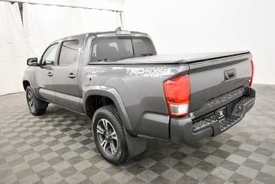 2017 Toyota Tacoma, $26057. Photo 5