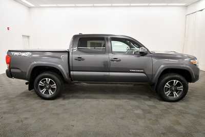 2017 Toyota Tacoma, $26057. Photo 9
