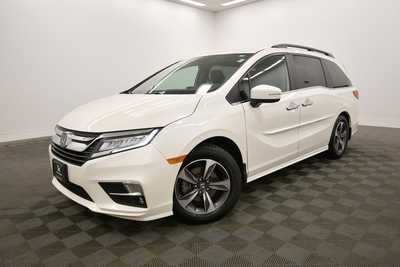 2018 Honda Odyssey, $28615. Photo 2