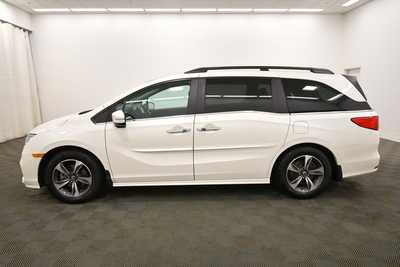 2018 Honda Odyssey, $28615. Photo 4