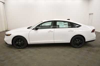 2025 Honda Accord, $31015. Photo 4