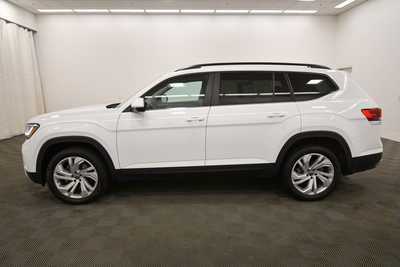2021 Volkswagen Atlas, $26513. Photo 4