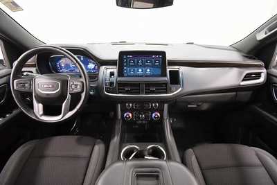 2022 GMC Yukon XL, $47980. Photo 3