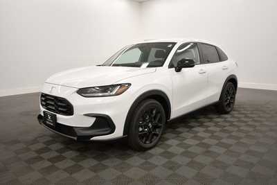 2025 Honda HR-V, $30850. Photo 2