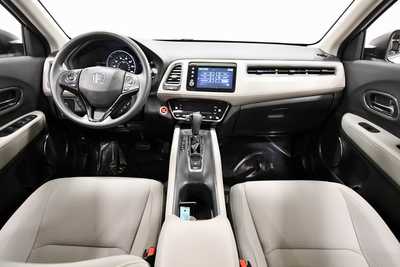 2022 Honda HR-V, $22999. Photo 3