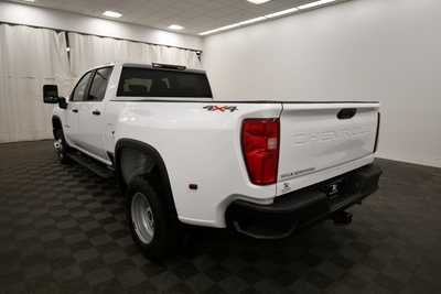 2022 Chevrolet 3500 Crew Cab, $49679. Photo 5