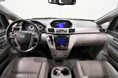 2015 Honda Odyssey, $9749. Photo 3