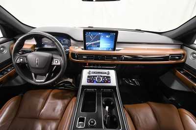 2022 Lincoln Aviator, $44999. Photo 3
