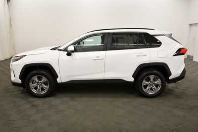 2022 Toyota RAV4, $30999. Photo 4