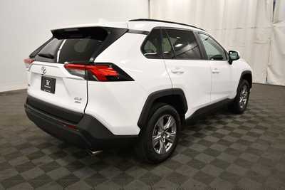 2022 Toyota RAV4, $30999. Photo 8