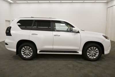2022 Lexus GX, $51999. Photo 9