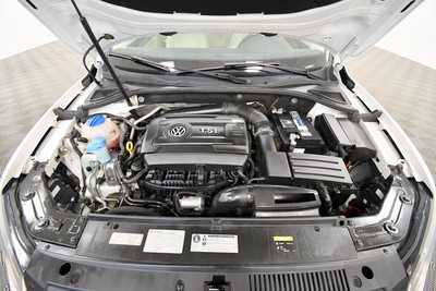 2015 Volkswagen Passat, $9999. Photo 11