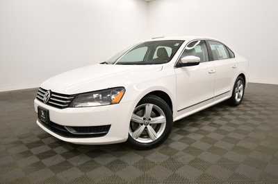 2015 Volkswagen Passat, $9999. Photo 2