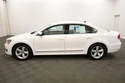 2015 Volkswagen Passat, $9999. Photo 4